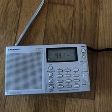 Radio e orologio portatile