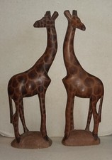 Coppia di Giraffe intagliate