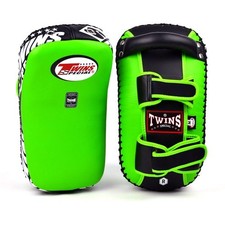 Coppia Kick Pads Muay Thai Twins KPL10 Pelle Curva Kickboxing MMA Verde