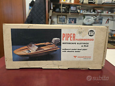 Motoscafo Piper Fuoribordo 650 funzionante rosso