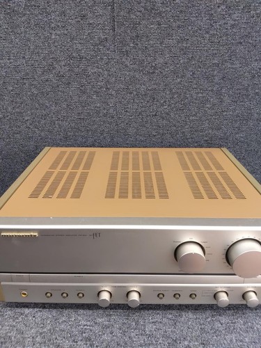 Amplificatore stereo integrato