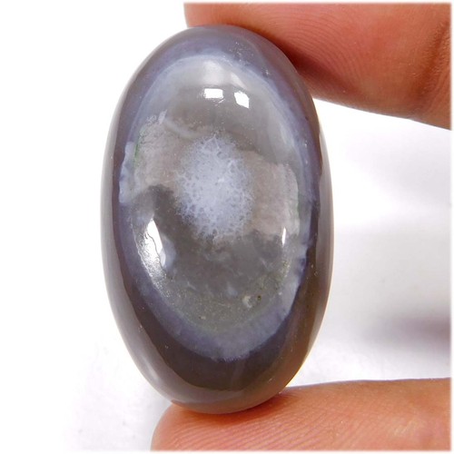 Pietra preziosa cabochon ovale