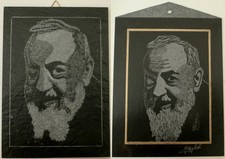 Coppia ritratti di Padre Pio. Graffito su ardesia (lavagna) di G. Cogliati