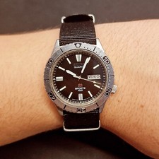 Seiko SQ Sports 100 Quartz