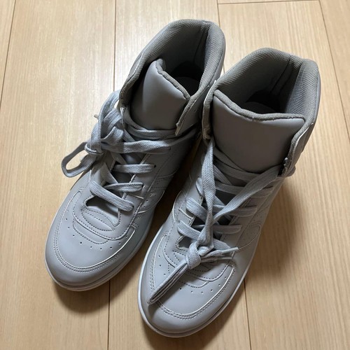 Riproduzione sneakers alte - riproduzione,