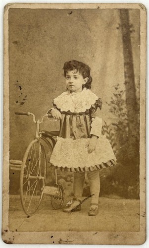 Antica ragazza circus act - ragazza,
