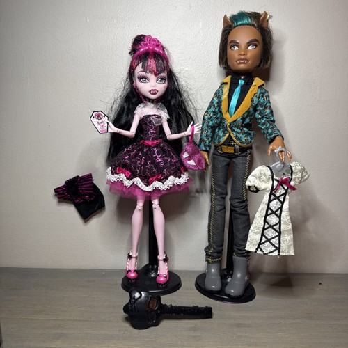 Monster high draculaura and - monster,