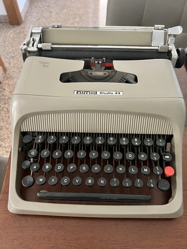 Macchina scrivere olivetti - da,