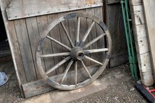 ANTICA RUOTA  da carro    in LEGNO E FERRO    90 cartwheel