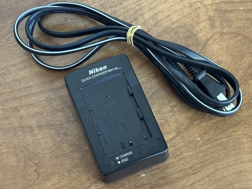 Nikon oem quick charger - mh-18,