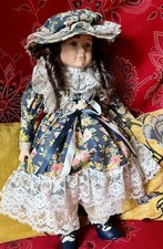 Bambola In Fine Porcellana Con