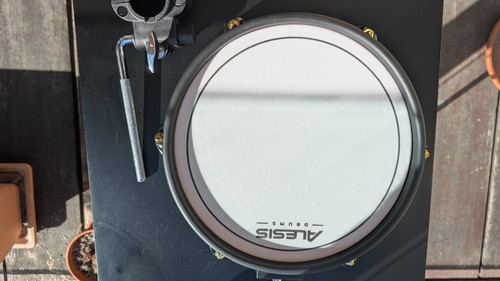 Red alesis mesh drum - red,
