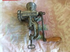 ANTICO TRITACARNE A MANOVELLA IN METALLO ANNI '50 MARCA MORAVIA CECOSLOVACCHIA
