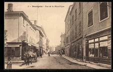 CPA Bourgoin, Rue de la