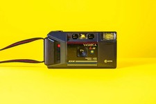 Yashica L AF DX AUTOFOCUS 32mm f3.5 35mm Camera point and shoot film camera 35mm
