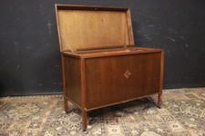 Bellissimo baule / antico Mobile / legno decorato / ruote / Inghilterra / UK