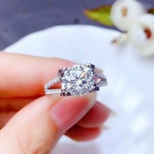 Anello da donna solitario con