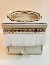 Sailor Moon USJ Serenity Jewelry Box Music Box con piccoli segni di usura