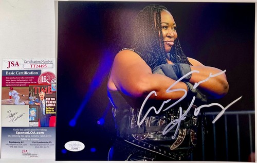 Aew awesome kong foto firmata - aew,