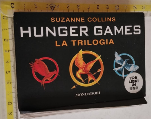 Suzanne collins hunger games - collins,