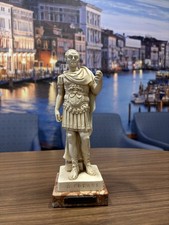 Statua busto Gaio Giulio