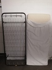 letto singolo con materasso