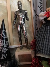 Statue dei Bronzi d Riace in argento e marmo.