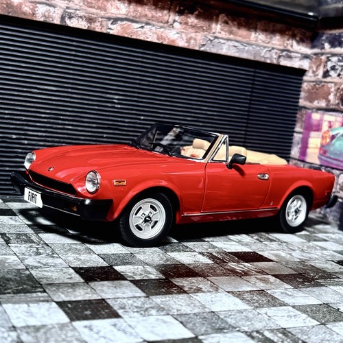 Autoart fiat 124 sport - 1/18,