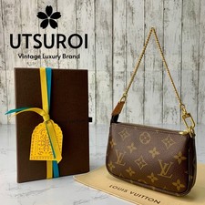 LOUIS VUITTON Mini Pochette