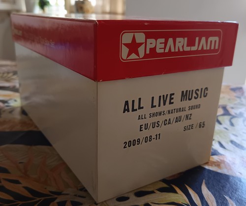Pearl jam official 2009 world - pearl,