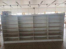 Scaffale in legno realizzato a mano