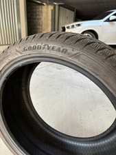 Gomme invernali GOODYEAR 225/40R18 92V battistrada 7 mm (90%)