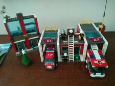  LEGO City  Set 7208, Fire Station (2009) CON  BOX - CON ISTRUZIONI + MINIFIGURE