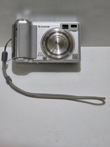 Fujifilm finepix e550 - finepix, e550.