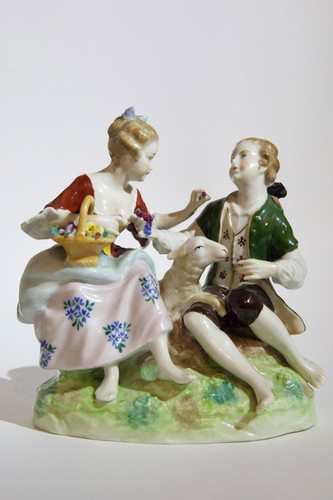 Antica statuina porcellana - in,