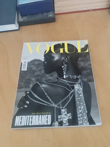 Magazine mode fashion - , vogue