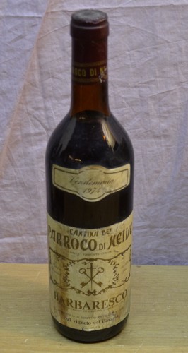 Vecchia bottiglia vino - vino, da