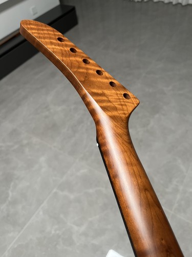 Banana headstock 22fret - banana,