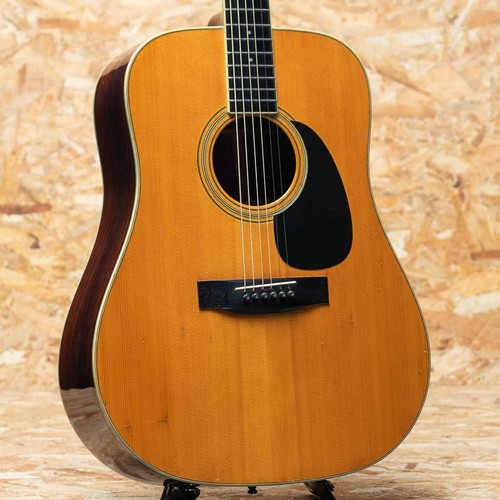 Chitarra acustica usata