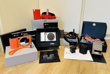 Leica T Typ 701 Visoflex Typ 020 TL L Mount 2 Batteries 3 Original Covers