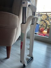 SR Suntour Xcm 27,5 Forcella A Molla bianca