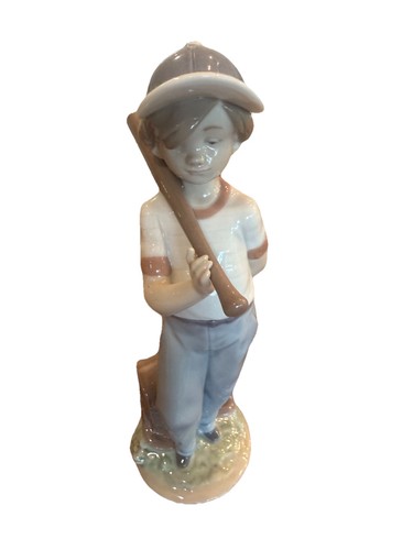Statuina porcellana ragazzo