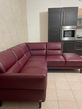 divano angolare in pelle