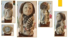 Netsuke in osso bovino - ragazza c/ ventaglio dipinto e firmato