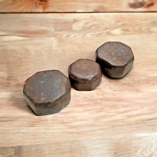 Vecchia Bilancia Di Misura In Ferro Rustico Solido A Forma Ottagonale 3 Pezzi