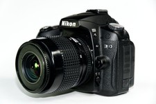 Fotocamera DSLR Nikon D90 5.882 Scatti + Obiettivo AF NIKKOR 35-80 f/4-5.6