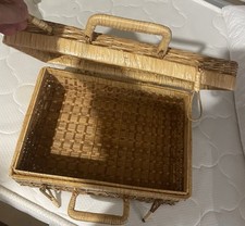 Valigetta vimini intrecciato