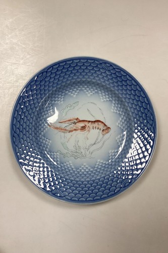 Piatto pesce tradizionale blu
