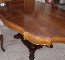 TAVOLO ANTICO OVALE IN LEGNO MARRONE L. 160 D. 115 + 4 SEDIE DA POCO FODERATE