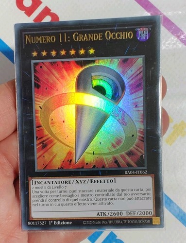 Numero grande occhio - grande, •